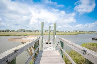 Fountains Folly by Oak Island Accommodations - 9
