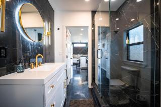 Contained In Gruene Midnight Edition Spa-Outdoor Shower - 2