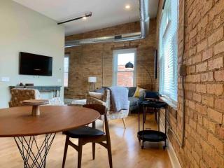 Historic Arts District Gastro Loft - Benton Harbor - 8