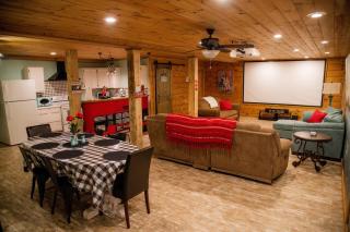 Southern Comfort Retreat with a private hot tub - Scottsboro - 2