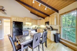 2 Decks, Mountain View Beech Mountain Cabin! - Beech Mountain - 3