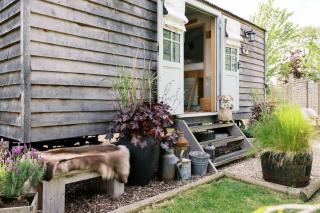 Herbie's Shepherd's Hut - Wellness & Hot Tub - Bottesford - 7