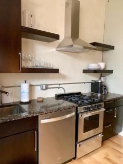 Romantic Gastro Loft Retreat for Two - Benton Harbor - 5