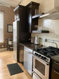 Romantic Gastro Loft Retreat for Two - Benton Harbor - 4