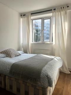 Paddington Modern Apartment with 3 Bedrooms - London - 9