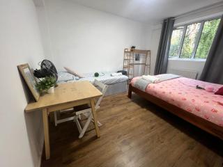 Paddington Modern Apartment with 3 Bedrooms - London - 2