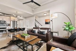 Old Town Modern New Build - Rooftop Spa with Mtn Views! - Fort Collins - 1