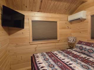 Flint Rock Cabins - The Spear - 8