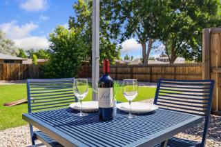 Comfortable Abode Near Historic Downtown - 8