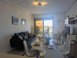 Cozy Beachside 2BR Retreat TV23 - 7