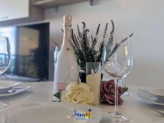 Cozy Beachside 2BR Retreat TV23 - 4