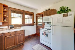 Hike and Explore Mountain-View Escape in Candler - Candler - 4