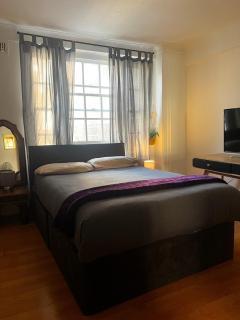 Marble Arch Chic Apartment with Air Conditioner - 5