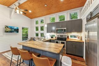 The Hickory Tiny Home in Menlo - 3