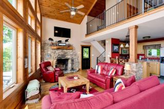Stone Ledge Refuge with private hot tub - Rising Fawn - 5