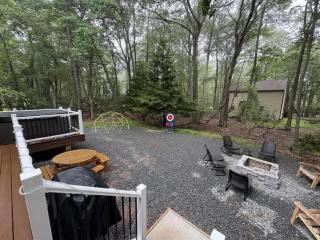 Renovated 6 bed Hot Tub Sauna Firepit & Beach - Lake Harmony - 3
