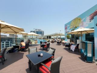 GuestReady – Infinity Pool and Beach l Palm - 2