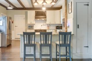 Historic Home with Modern Updates on Less Than 4 Acres - 8