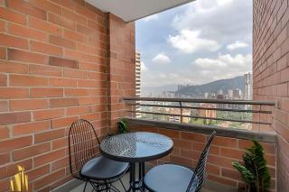 Portal de los Parra 1604 - Peaceful apt/Balcony - Medellín - 2