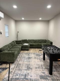 Renovated 6 bed Hot Tub Sauna Firepit & Beach - 1