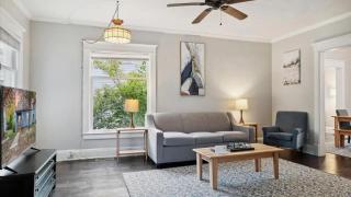 Blue & Gold Retreat sleeps 14 Minutes from ND - South Bend - 0