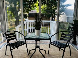 Walk to Notre Dame Harter Heights Hideaway - 7