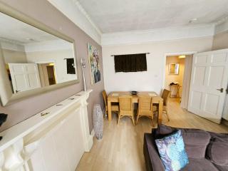 Charming 2BD Flat 10 Minutes to Edinburgh Castle - Edimburgo - 4
