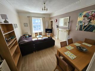 Charming 2BD Flat 10 Minutes to Edinburgh Castle - Edinburgh - 6