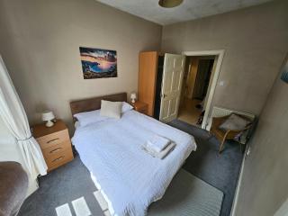 Charming 2BD Flat 10 Minutes to Edinburgh Castle - Edinburgh - 8