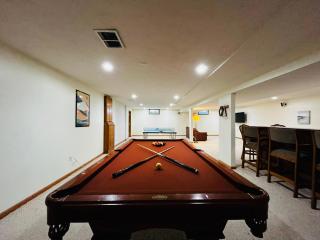 Near Shopping & Dining- The South Bend Bungalow - Granger - 8