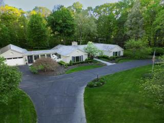 Audubon Acres l pool table & outdoor dining - Benton Harbor - 9