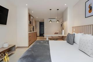 Solei Loft 202 - Chic Studio with AC - 7