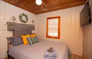 4 Beachfront Cottages - New Bathrooms and Roofs - 2