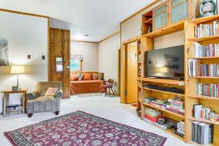 La Crescent Cottage on Minnesota Bluffs with View! - 7