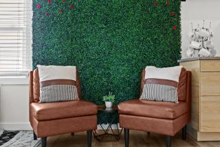 3BR 2BA Derby Home Walk to Churchill Free Parking - 1