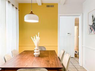6BR Pool Escape for Friends and Family - LOU1 - BUR - Burbank - 1