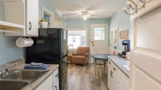 Sister Lake Cottages - Unit 4 - Woodland Beach - 3