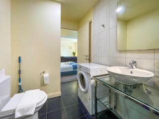 Comfortable City Apartment with Free Parking - 8
