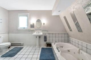 Quiet Getaway with Queen Bed & Wi-Fi - Clarks Summit - 2