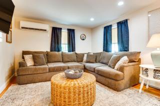 Downtown Ogunquit Home 1 Mi to Beach! - 5