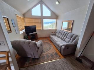 Oceanfront Cabin 3 W Jacuzzi & Impressive Views - Smith River - 9