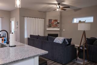 Spacious 3 bed 2 bath with King Master in Sycamore - Sycamore - 4