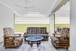 Capital O Samrat Palace Near Nampally Station - 0