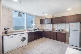 StayShort - Gorgeous 4-Bedroom Apartment Perfect for Families in Dubai Marina - 9