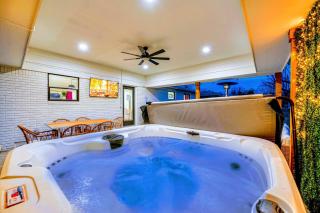 Indy Lux Stay: Hotub, Climb Wall, Yard ,Game, BBQ - Greenwood - 7