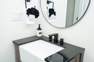 Indy Lux Stay: Hotub, Climb Wall, Yard ,Game, BBQ - Greenwood - 4