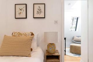 Premium Hyde Park Townhouse by Madestays - 1
