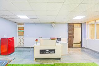Townhouse Zodiac Near Botanic Garden of Indian Republic - Noida - 0