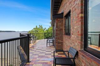 Elegant Riverside Escape Historic Charm & Views - Louisville - 5