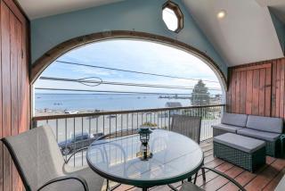 Penthouse Private Balconies Beach and Water Views - 5